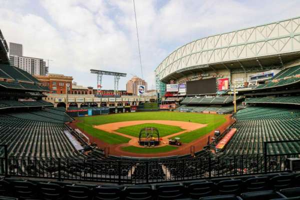 Daikin Park, section: 219, row: 4, seat: 8