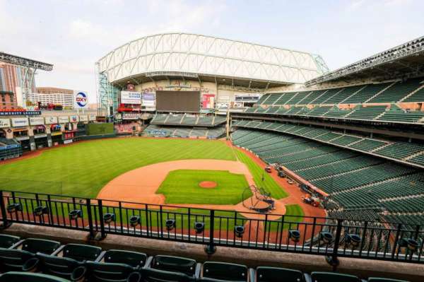 Daikin Park, section: 314, row: 4, seat: 9