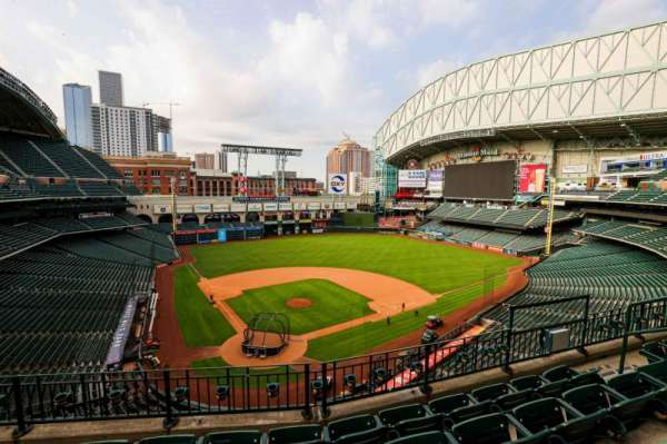 Daikin Park, section: 321, row: 3, seat: 8
