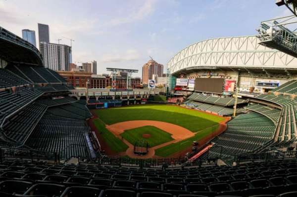 Daikin Park, section: 420, row: 9, seat: 10