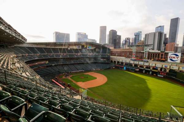 Daikin Park, section: 432, row: 9, seat: 10