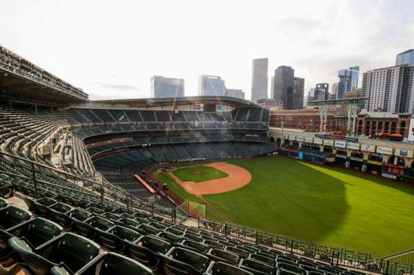 Daikin Park, section: 433, row: 9, seat: 8