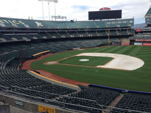 Oakland Coliseum, section: 210, row: 3
