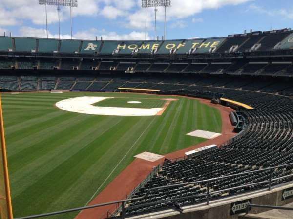 Oakland Coliseum, section: 231, row: 3