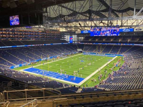 Ford Field, section: 322, row: 8, seat: 8