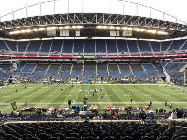 Lumen Field, section: 209, row: Q, seat: 9