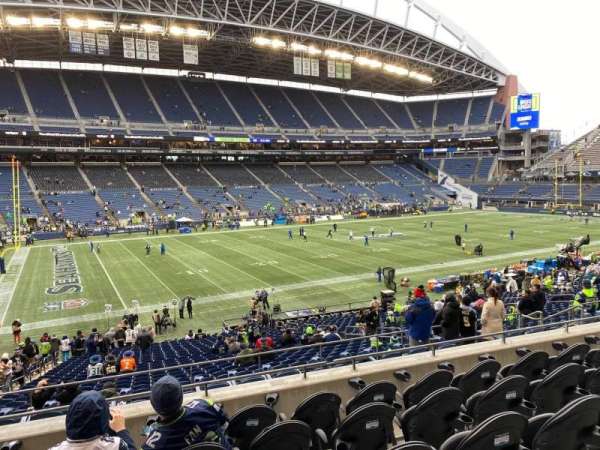 Lumen Field, section: 213, row: F, seat: 13