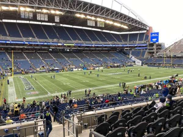Lumen Field, section: 214, row: H, seat: 1