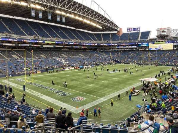 Lumen Field, section: 143, row: S, seat: 17
