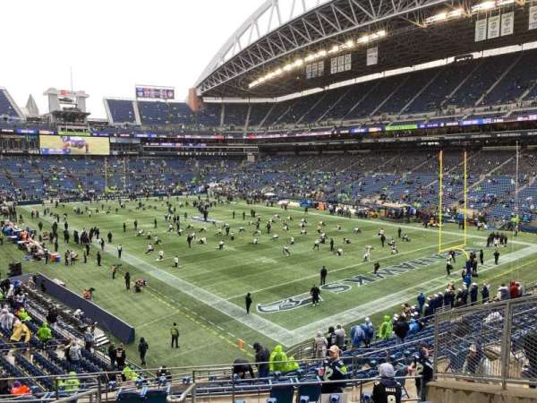 Lumen Field, section: 100, row: S, seat: 9