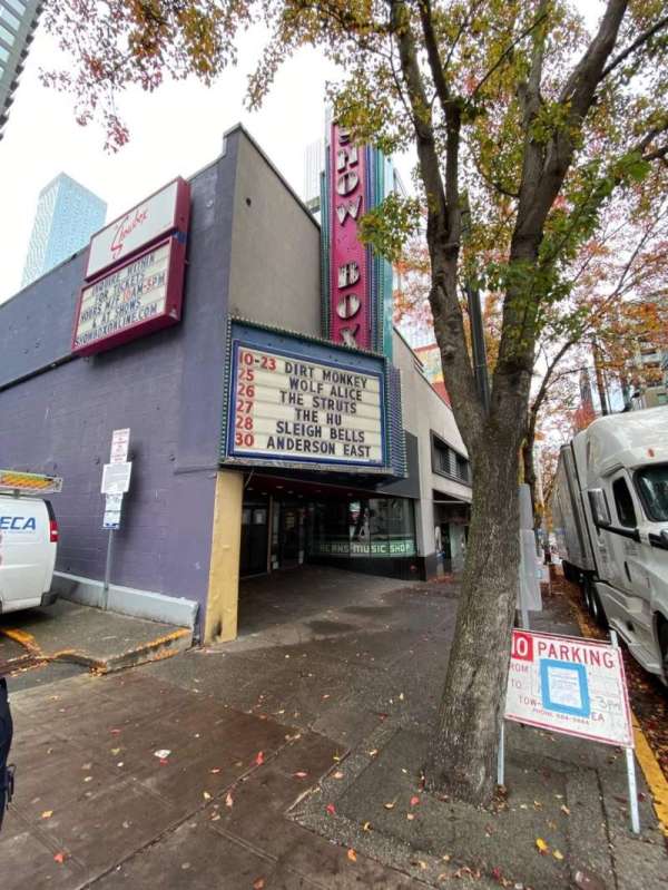 Show box, section: Entrance