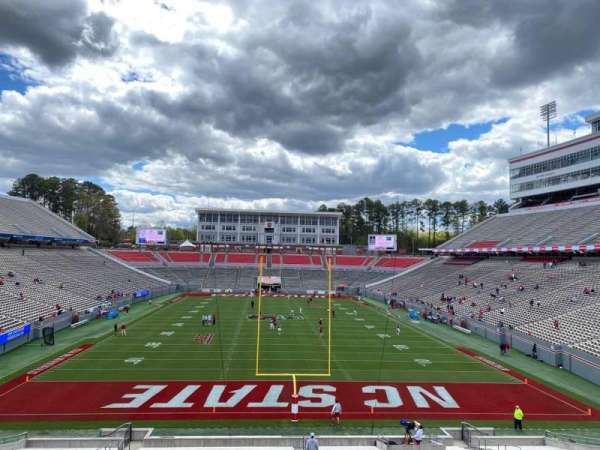 Carter-Finley Stadium, section: 221, row: R, seat: 5