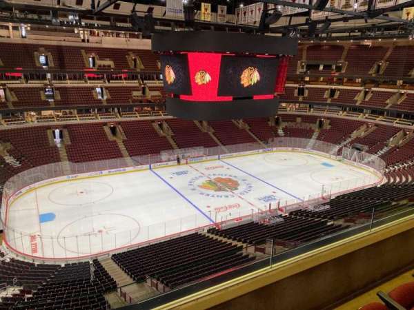 United Center, section: 303, row: 3, seat: 7