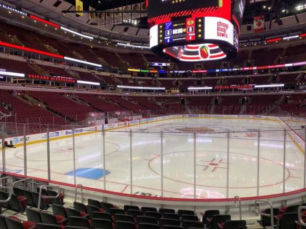United Center, section: 116, row: 10, seat: 4