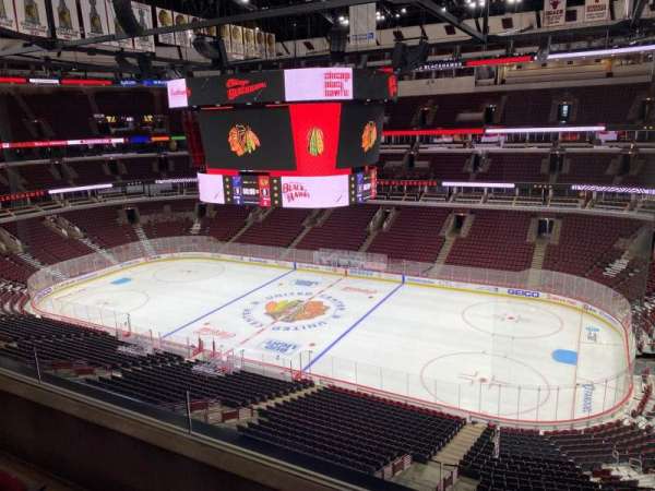 United Center, section: 332, row: 3, seat: 6