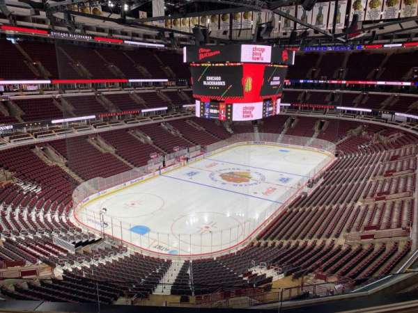 United Center, section: 323, row: 3, seat: 8