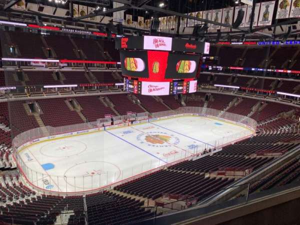 United Center, section: 321, row: 3, seat: 8