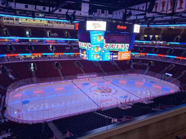 United Center, section: 303, row: 3, seat: 6