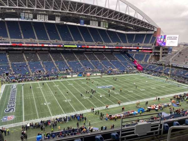 Lumen Field, section: 313, row: D, seat: 4