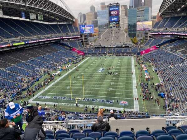 Lumen Field, section: 320, row: M, seat: 12