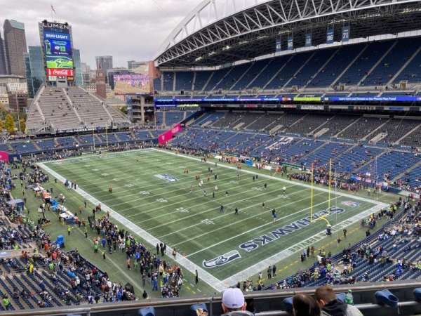 Lumen Field, section: 327, row: D, seat: 8