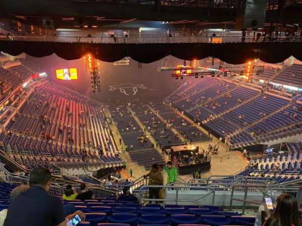 Coliseo De Puerto Rico, section: U220, row: V, seat: 4