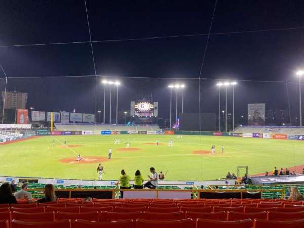 Hiram Bithorn Stadium, section: Preferencia 4, row: L, seat: 13