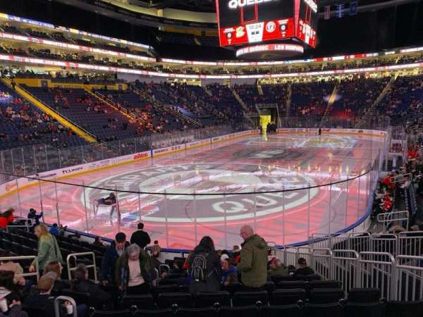Centre Vidéotron, section: 105, row: Ff, seat: 10