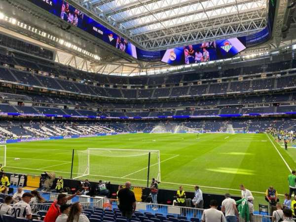 Santiago Bernabéu Stadium, section: 124, row: 16, seat: 26