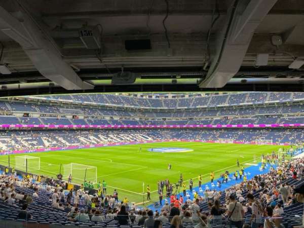 Santiago Bernabéu Stadium, section: 226, row: 8, seat: 15
