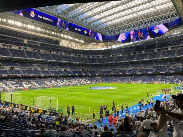 Santiago Bernabéu Stadium, section: 226, row: 4, seat: 19