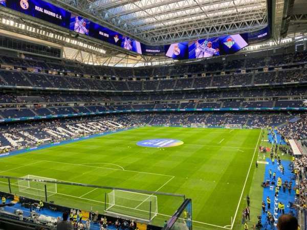 Santiago Bernabéu Stadium, section: 326, row: 8, seat: 1