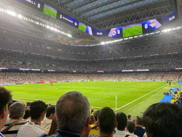 Santiago Bernabéu Stadium, section: 124, row: 14, seat: 10