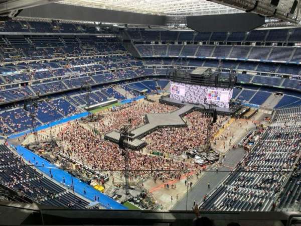 Santiago Bernabéu Stadium, section: 613, row: 3, seat: 5