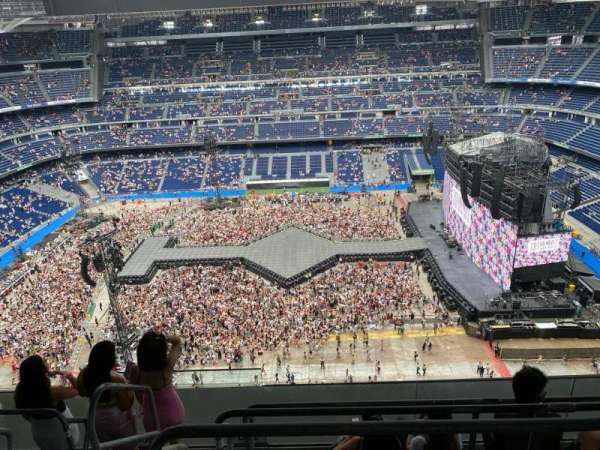 Santiago Bernabéu Stadium, section: 602, row: 4, seat: 4