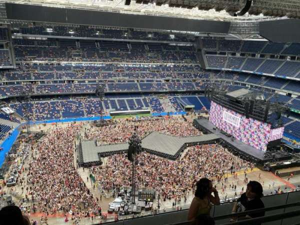 Santiago Bernabéu Stadium, section: 605, row: 3, seat: 6