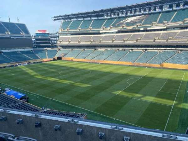 Lincoln Financial Field, section: c5, row: 4, seat: 12