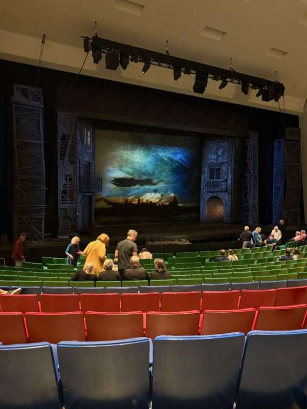 Des Moines Civic Center, section: 2W, row: L, seat: 32