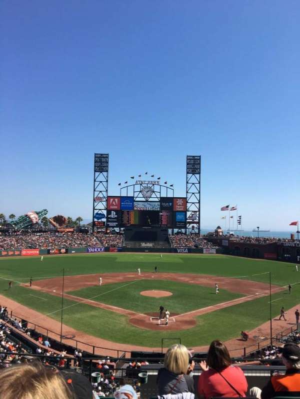 Oracle Park, section: 216, row: E, seat: 5