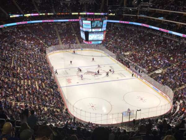 Desert Diamond Arena, section: 210, row: Q, seat: 9