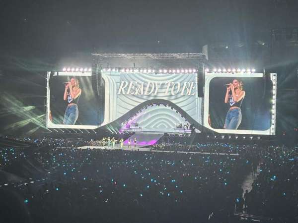 MetLife Stadium, section: 123, row: 22, seat: 16