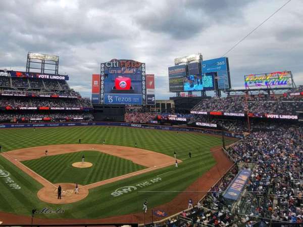 Citi Field, section: 318, row: 3, seat: 12