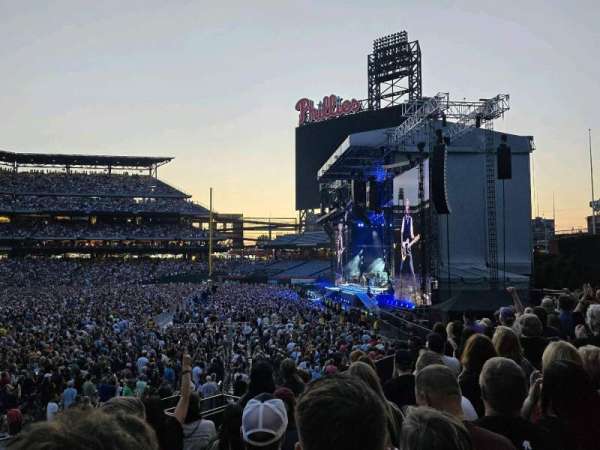 Citizens Bank Park, section: 106, row: 5, seat: 9