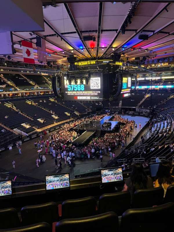 Madison Square Garden, section: 206, row: 4, seat: 9