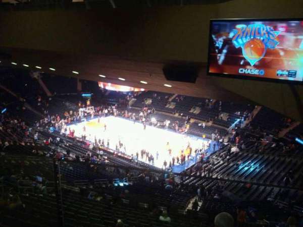 Madison Square Garden, section: 412, row: 1