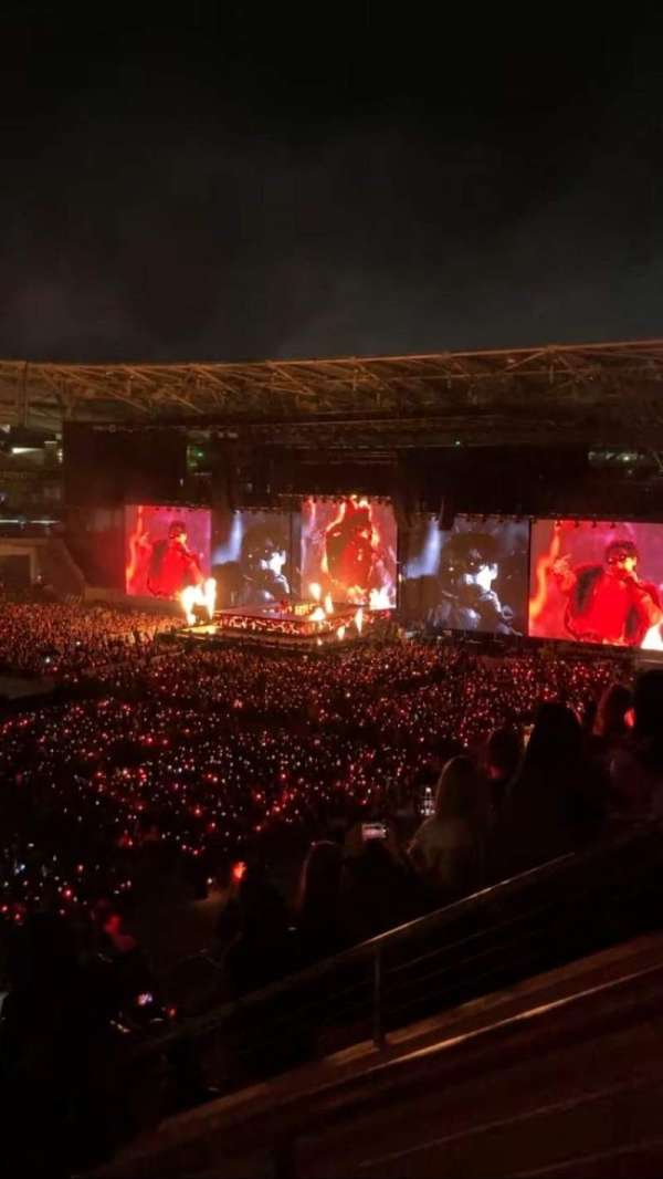 BMO Stadium, section: 215, row: H, seat: 1