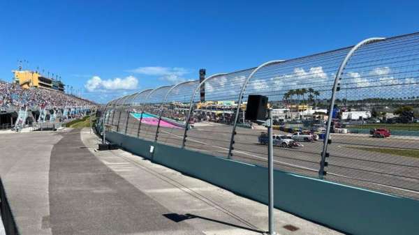 Homestead-Miami Speedway, section: Container Bar, row: 1, seat: 4