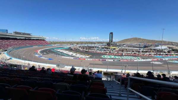 Phoenix Raceway, section: 140, row: 32, seat: 1
