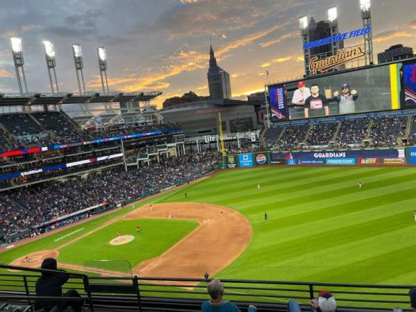 Progressive Field, section: 432, row: E, seat: 3