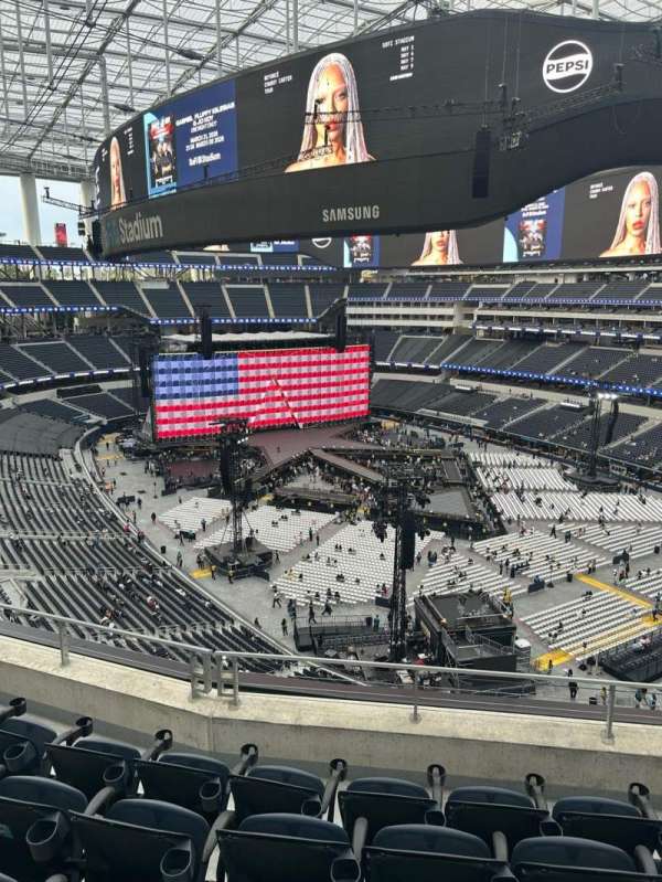 Sofi Stadium, section: 331, row: 15, seat: 5